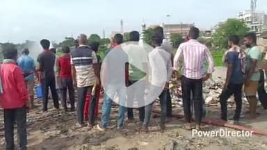 कहरा: बंगाली बाजार रेलवे ढाला के पास कचरे के ढेर में लगी भीषण आग, फायर ब्रिगेड ने पाया काबू