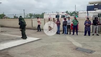 इंदौर: इंदौर पुलिस ने बम निरोधक अभ्यास कर परखी डी-मार्ट की सुरक्षा व्यवस्था