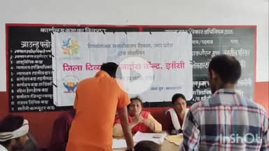 टेहरोली: तहसील परिसर में जिला दिव्यांग केंद्र के तहत दिव्यांगों को सरकारी योजनाओं के बारे में किया गया जागरूकता