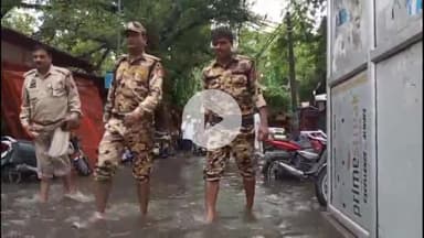 कोल: शहर में बरसात से जलभराव के कारण हालात खराब, जिला न्यायालय और महापौर कार्यालय हुए जलमग्न