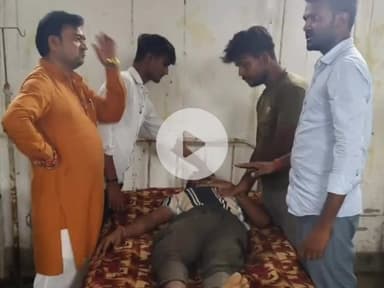 चंदला: चंदला-अजयगढ़ मार्ग पर बैल से टकराकर बाइक सवार घायल, सरपंच ने चंदला अस्पताल पहुंचाया