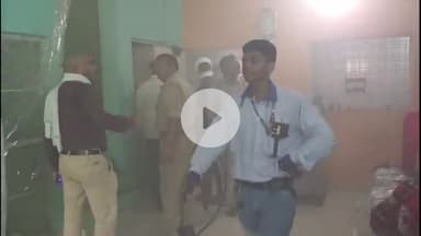 मंझनपुर: कैमा में गैस सिलेंडर लीक होने से लगी आग, गृहस्वामिनी झुलसी, बच्चे बाल-बाल बचे, कड़ी मशक्कत के बाद आग पर पाया गया काबू