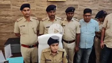 पूर्णिया पूर्व: जलालगढ़ थाना ने 7392 लीटर विदेशी शराब बरामद की, दो अभियुक्तों को किया गया गिरफ्तार, SP ने की प्रेस वार्ता