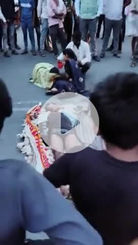 gadhakota mein teen char logon ne pair mein current lagakar lapata Ho Gaye ki vyakti mar chuka hai