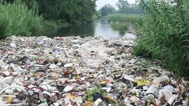 रामपुर: रामनाथ कालोनी, गोवन कालोनी में नगर पालिका के दावों की खुल गई पोल, पुल के ऊपर से बहने लगा पानी, नाले पूरी तरह से चोक