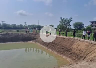 तानसेन: खेत में तालाब बनवाने वाले जल योद्धाओं का कलेक्टर ने किया सम्मान