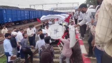 कटनी नगर: झलवारा-मझगवां फाटक तक बने ग्रेड सेपरेटर और डबल लाइन का रेल संरक्षा आयुक्त ने किया निरीक्षण