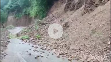 कंडाघाट: वाकनाघाट से सुबाथू रोड पर देलगी तक जगह-जगह बंद, PWD विभाग मौके पर मौजूद, रोड खोलने का कार्य किया जा रहा