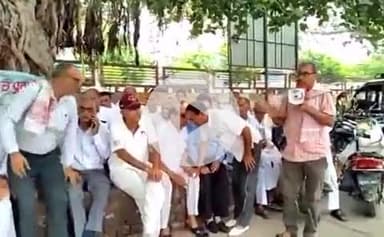 भिवानी: भिवानी के मेडिकल कॉलेज में डॉक्टर और सुविधाओं की कमी के खिलाफ प्रदर्शन