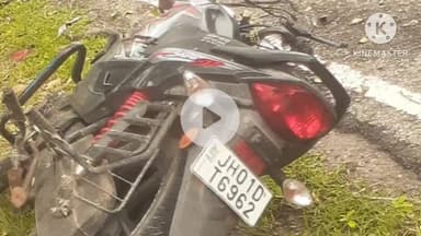 कर्रा: संगोर के पास बाइक पेड़ से टकराई, तीन लोगों की मौत