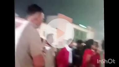 कोल: अलीगढ़ रेलवे स्टेशन पर महिला ने एक व्यक्ति की चप्पलों से की पिटाई, मारपीट का वीडियो हुआ वायरल