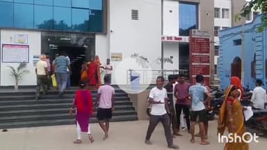 मुंगेर: डीजे कॉलेज के पास सड़क दुर्घटना में दो छात्र गंभीर रूप से घायल, हायर सेंटर रेफर