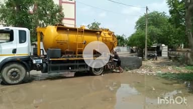 चूरू: नगर परिषद आयुक्त अभिलाषा सिंह ने चूरू शहर में जल भराव को लेकर किया निरीक्षण