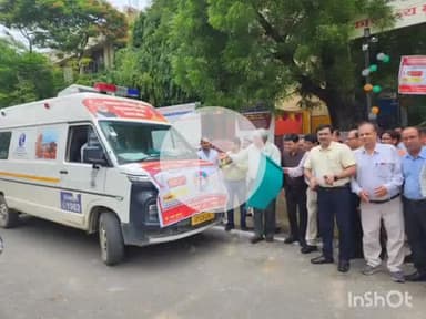 फिरोज़ाबाद: डेंगू का प्रकोप फैलने से पहले मैदान में उतरे अधिकारी, सिविल लाइन में विधायक मनीष असीजा ने अभियान का किया शुभारंभ