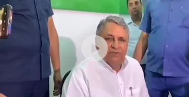 पटना ग्रामीण: जदयू कार्यालय में सीएम नीतीश कुमार के साथ पीएम नरेंद्र मोदी की तस्वीर, मंत्री विजय चौधरी ने दी सफाई