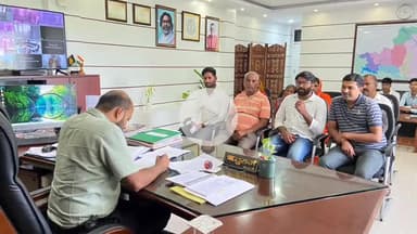 कोडरमा: उपायुक्त के जनता दरबार में अतिक्रमण समेत कई मामले आए, जांच के दिए निर्देश