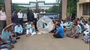 ଜଟଣୀ: ସ୍ଥାନୀୟ ନାଇଜର ସମ୍ମୁଖରେ ସୁର ରାଉତରାୟଙ୍କ ନେତୃତ୍ୱରେ ଧାରଣା ଅନୁଷ୍ଠିତ