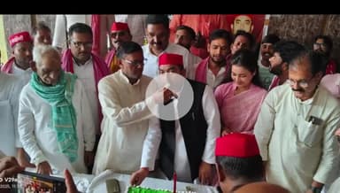 जौनपुर: जौनपुर में मनाया गया सपा अध्यक्ष का जन्मदिन, विधायक ने कार्यक्रम को किया संबोधित