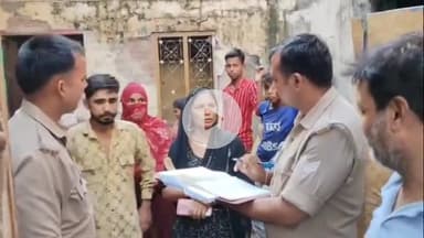 हसनपुर: हसनपुर में मोती वाली मस्जिद के पास दिनदहाड़े मकान के ताले तोड़कर हुई हजारों की चोरी