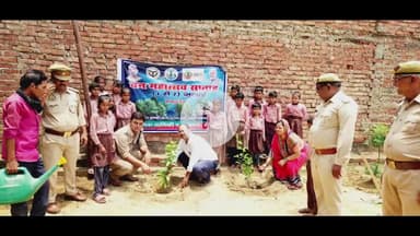 करहल: प्राथमिक विद्यालय नवाटेड़ा में वन महोत्सव सप्ताह का आयोजन, प्रधानाचार्य और वन विभाग की टीम ने लगाए पौधे