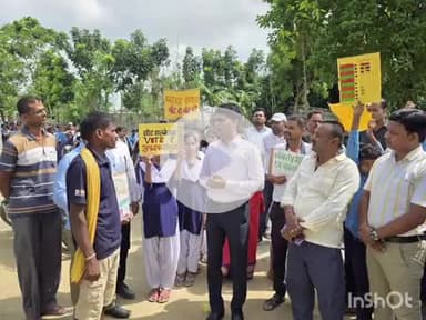 शिवहर: कमरौली पंचायत में विशेष गहन पुनरीक्षण कार्यक्रम के तहत डीएम ने दो मतदान केंद्रों का भ्रमण किया