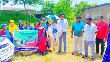 খড়গপুর ২: খড়্গপুর ২ ব্লকের লছমাপুর গ্রাম পঞ্চায়েত এলাকায় প্লাস্টিক বর্জন কর্মসূচীতে BDO, Joint BDO সহ অন্যান্যরা