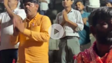 कादीपुर: महावीरन बिजेथुआ पावन धाम मकर कुंड की आरती मंगलवार शाम 8:00 बजे हुई संपन्न