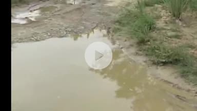 प्रतापगढ़: प्रेमधर पट्टी सिधारी पट्टी गांव से मां बाराही देवी धाम तक जाने वाली सड़क खस्ताहाल #jansamasya