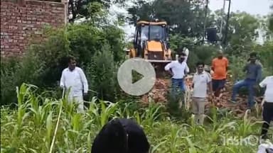 बागपत: भेड़ापुर ग्राम प्रधान की शिकायत के बाद डीएम के आदेश पर जमीन को कब्जा मुक्त कराया गया