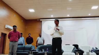 दरभंगा: प्रेक्षागृह में विशेष गहन पुनरीक्षण को लेकर बीएलओ और पर्यवेक्षकों को दिया गया प्रशिक्षण