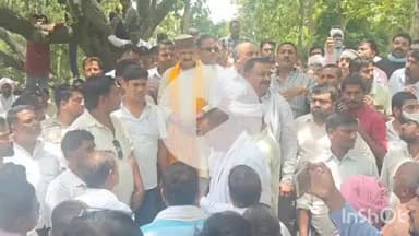 तुलसीपुर: बलरामपुर: तुलसीपुर विधायक को ग्राम प्रधान संघ ने अपनी मांग को लेकर दिया ज्ञापन, विधायक ने ग्राम प्रधान संघ को किया संबोधित