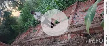 जानसठ: भोपा क्षेत्र के गांव किशनपुर में बरसात के कारण दीवार गिरी, परिवार के साथ बैठे व्यक्ति ने भागकर बचाई जान