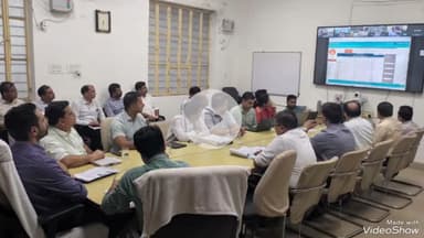 उच्चैन: जिला कलेक्टर ने दीनदयाल उपाध्याय अंत्योदय संबल पखवाड़ा शिविर के सफल क्रियान्वयन के लिए अधिकारियों की बैठक की