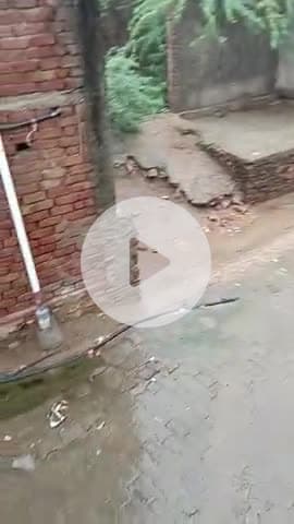 Indira colony mein Pani bada galiyon mein Pani ka nikaas nahin Hai kripya karke  MLA sahab sadak Manane ki kirpa kare
