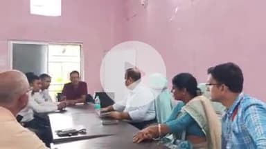 उदवंत नगर: जनप्रतिनिधि भवन उदवंतनगर में बीडीओ ने बीएलओ के साथ बैठक की