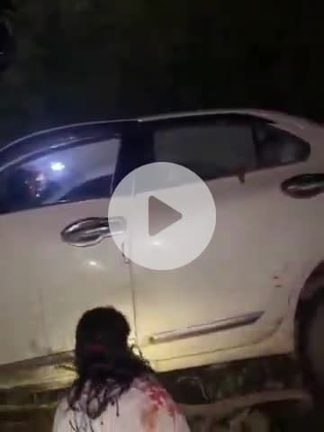 उदवंत नगर: आरा-सासाराम रोड पर एक कार बिजली के पोल से टकराई, दो लोग घायल; कार क्षतिग्रस्त