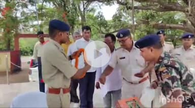 आरा: भोजपुर एसपी द्वारा नवीन पुलिस केंद्र में पुलिस पदाधिकारी और पुलिसकर्मी के सेवानिवृत्त होने पर विदाई समारोह आयोजित