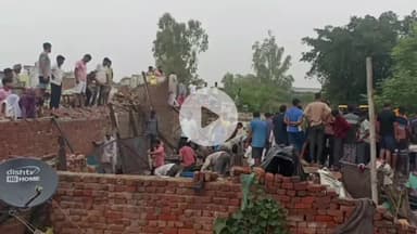 बड़ौत: खेड़ा इस्लामपुर में बारिश के कारण गिरा 2 मंजिला मकान, 12 पशुओं की हुई मौत व 4 लोग हुए घायल