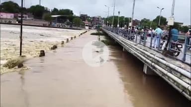 मऊरानीपुर: भारी बारिश से मऊरानीपुर में बढ़ा नदियों का जल स्तर, बाढ़ जैसे हालात