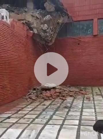 आगरा: ताजमहल के पास स्थित शिल्पग्राम की गिरी छत, बड़ा हादसा टल गया