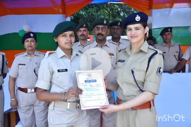 बेगूसराय: BMP-8 परिसर में समादेष्टा ने नव-नियुक्त सिपाहियों को नियुक्ति पत्र दिया, शपथ दिलाई