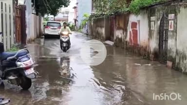 जगदलपुर: बारिश के कारण शहर के गायत्री नगर में कई घरों में घुसा नाली का पानी, रहवासी त्रस्त #jansamasya