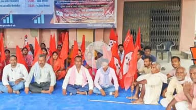 पूसा: भाकपा माले का मनरेगा कार्यालय के सामने भ्रष्टाचार के खिलाफ धरना तीसरे दिन भी जारी