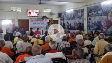 कन्नौज: मंत्री असीम अरुण ने पिता की जयंती और माता की पुण्यतिथि शहर के वृद्धाश्रम में मनाई