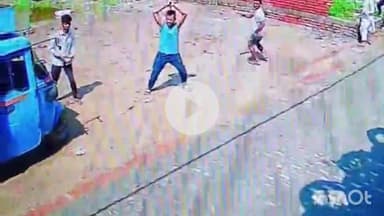 बरेली: इज़्ज़त नगर थाना क्षेत्र के बसंत बिहार कॉलोनी में युवकों ने एक कुत्ते को घेरकर बेरहमी से पीटा, वीडियो हुआ वायरल