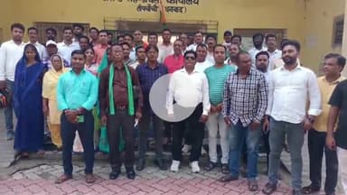 तोपचांची: प्रखंड कार्यालय के सभागार में प्रखंड प्रमुख आनंद महतो की अध्यक्षता में पंचायत प्रतिनिधियों की हुई बैठक