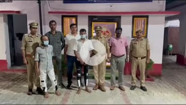 रामपुर: दिल्ली पुलिस ने रामपुर में न्यायिक हिरासत से फरार आरोपी को उसके सहयोगी के साथ किया गिरफ्तार