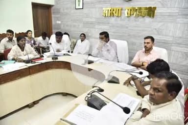 जगदलपुर: कलेक्टर ने स्वास्थ्य विभाग की बैठक में रात्रि कालीन संस्थागत प्रसव न करवाने वाले स्वास्थ्य केंद्रों को दिया स्पष्टीकरण