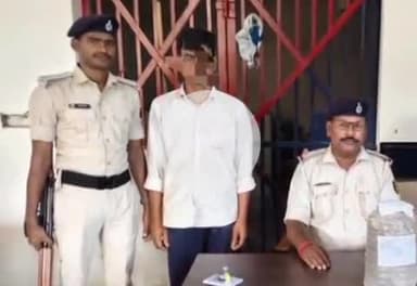 पूर्णिया पूर्व: श्रीनगर थाना पुलिस ने 985 ग्राम गांजा के साथ एक तस्कर को गिरफ्तार कर न्यायिक हिरासत में भेजा