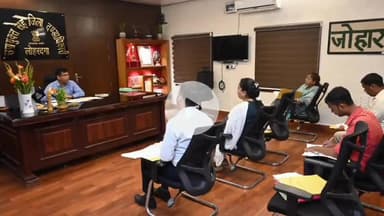 लोहरदगा: उपायुक्त कार्यालय में उपायुक्त ने साइकिल वितरण योजना की समीक्षा बैठक की, गुणवत्ता सुनिश्चित करने के दिए निर्देश